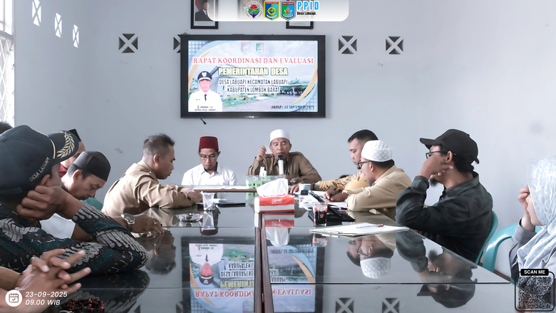 Rapat Koordinasi dan Evaluasi Kinerja Perangkat Desa Labuapi Bersama BPD, Bahas Permasalahan Sampah Desa