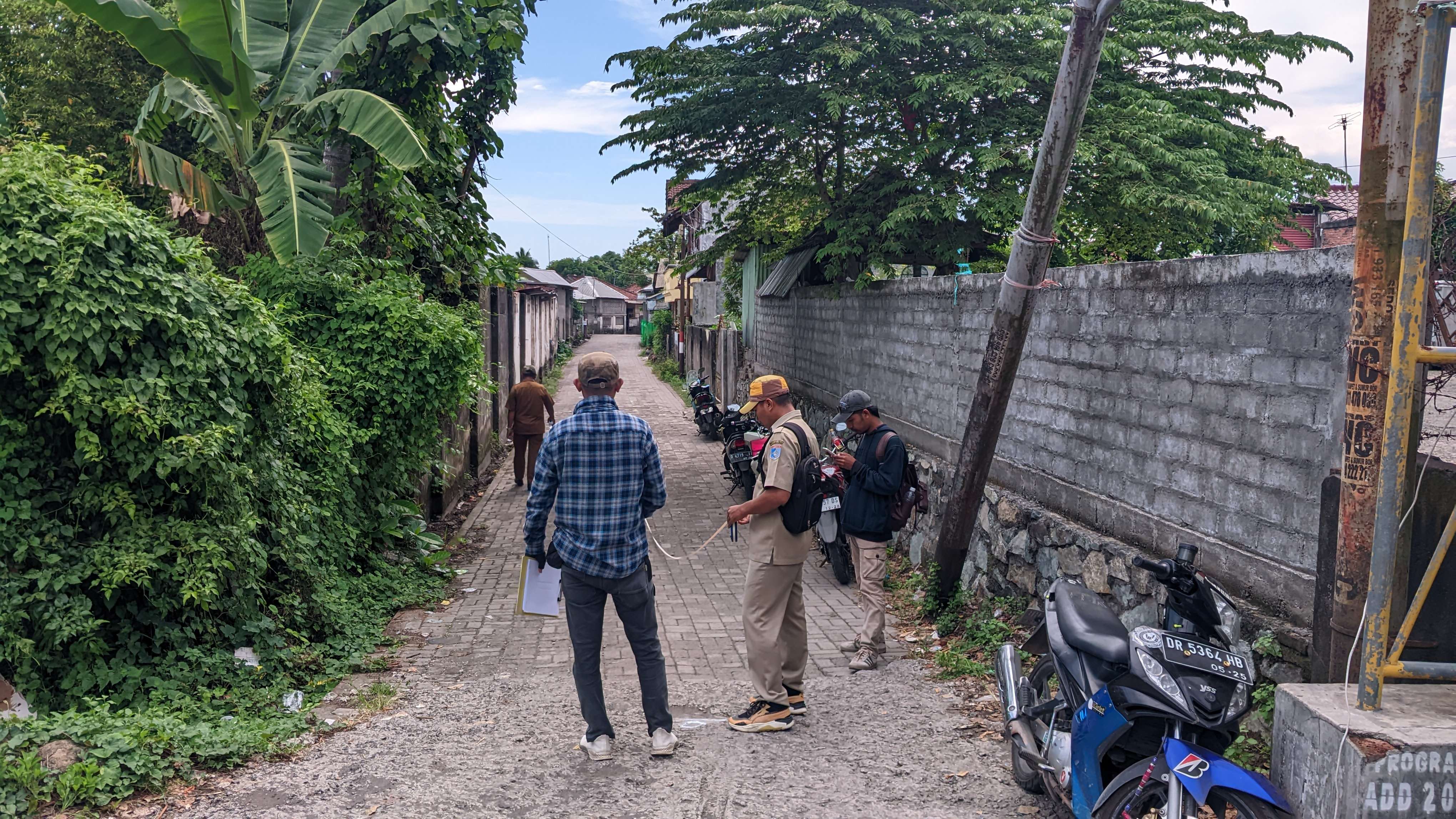 Pemasangan Paving Blok di RT.01 Dusun Labuapi
